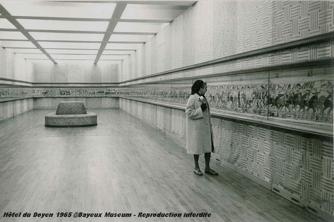 Exhibition of the Bayeux Tapestry at the Louvre in 1945